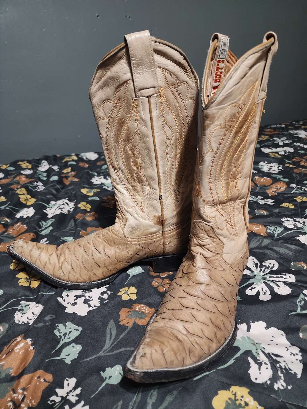 Women's Cream Western Embossed Leather Heeled Boots